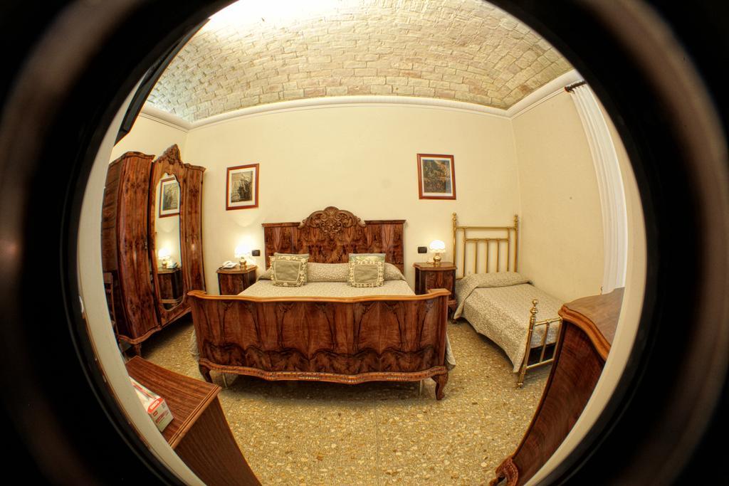 Domus Real Cardello Hotel Rome Room photo